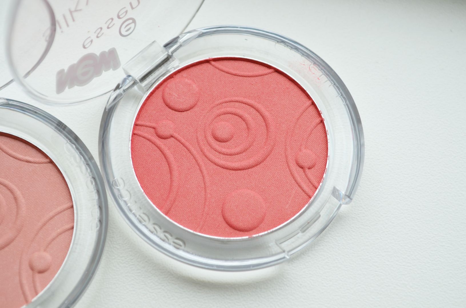 20 8144 Essence Silky Touch Blush: Sweetheart & Lifes a Cherry