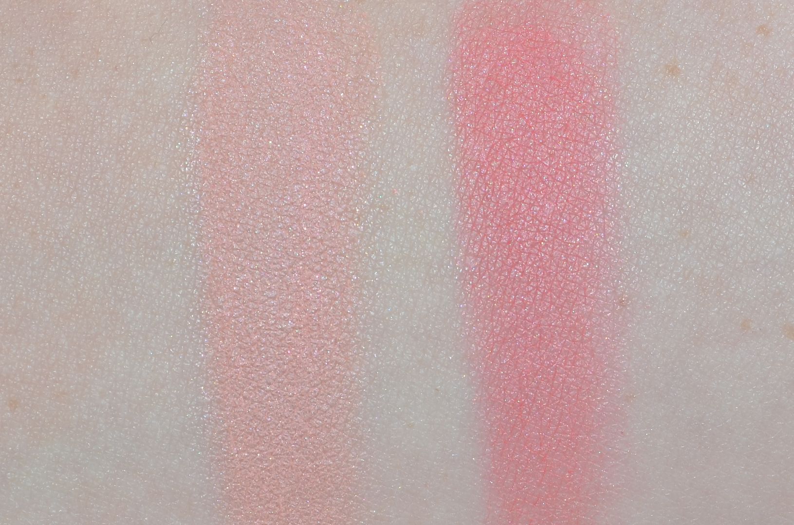 20 8221 Essence Silky Touch Blush: Sweetheart & Lifes a Cherry