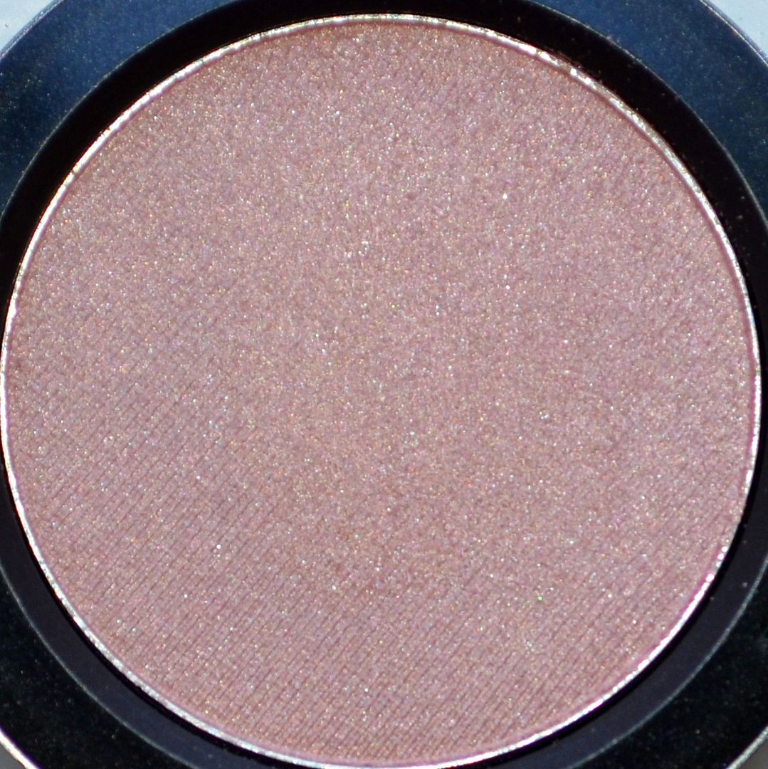 MAC Pro Long Wear Eyeshadow (Pink Frontier) 6 832 MAC Pro Long Wear Eyeshadow (Pink Frontier)