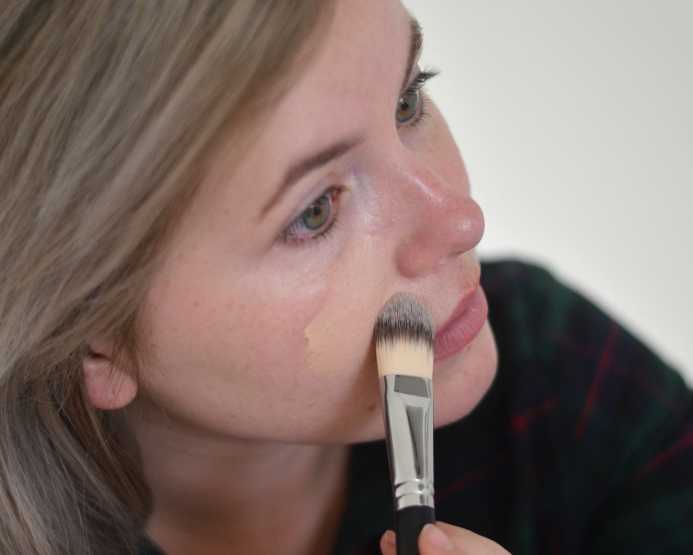Foundation aanbrengen met foundationkwast