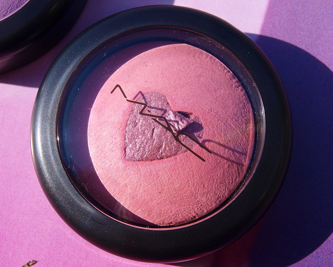 MAC Quite Cute Giggly Mineralized blush