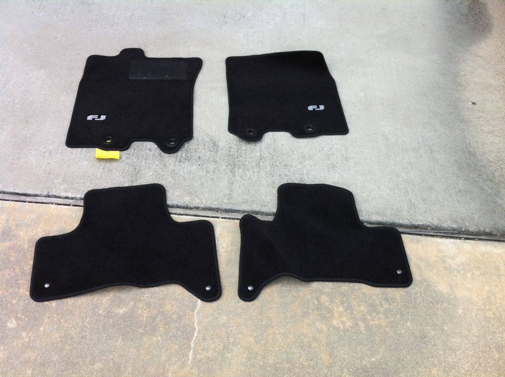 Fj cruiser oem carpet floor mats , autometer gauges , urd fuel / timing