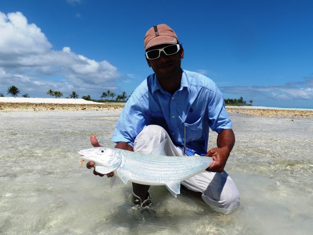 http://i567.photobucket.com/albums/ss117/livetoofish/10-IanBigFish.jpg