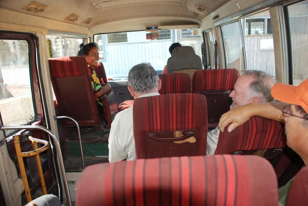 http://i567.photobucket.com/albums/ss117/livetoofish/2-Bus.jpg