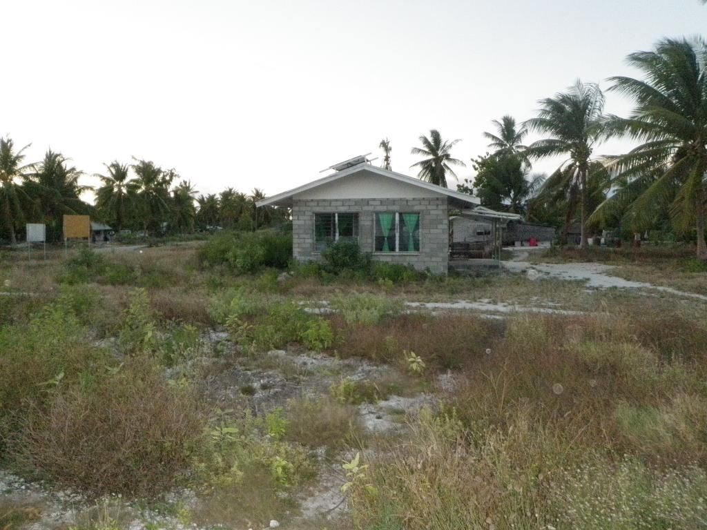 http://i567.photobucket.com/albums/ss117/livetoofish/3-Localbuildings.jpg