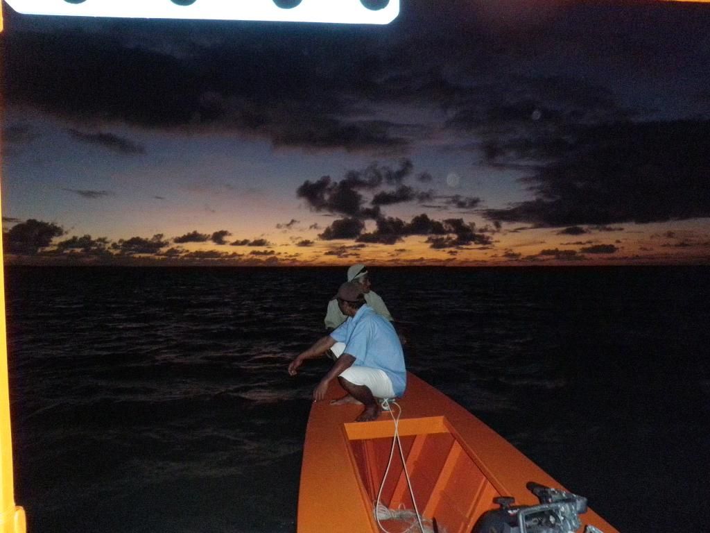 http://i567.photobucket.com/albums/ss117/livetoofish/6-boatcommuting.jpg