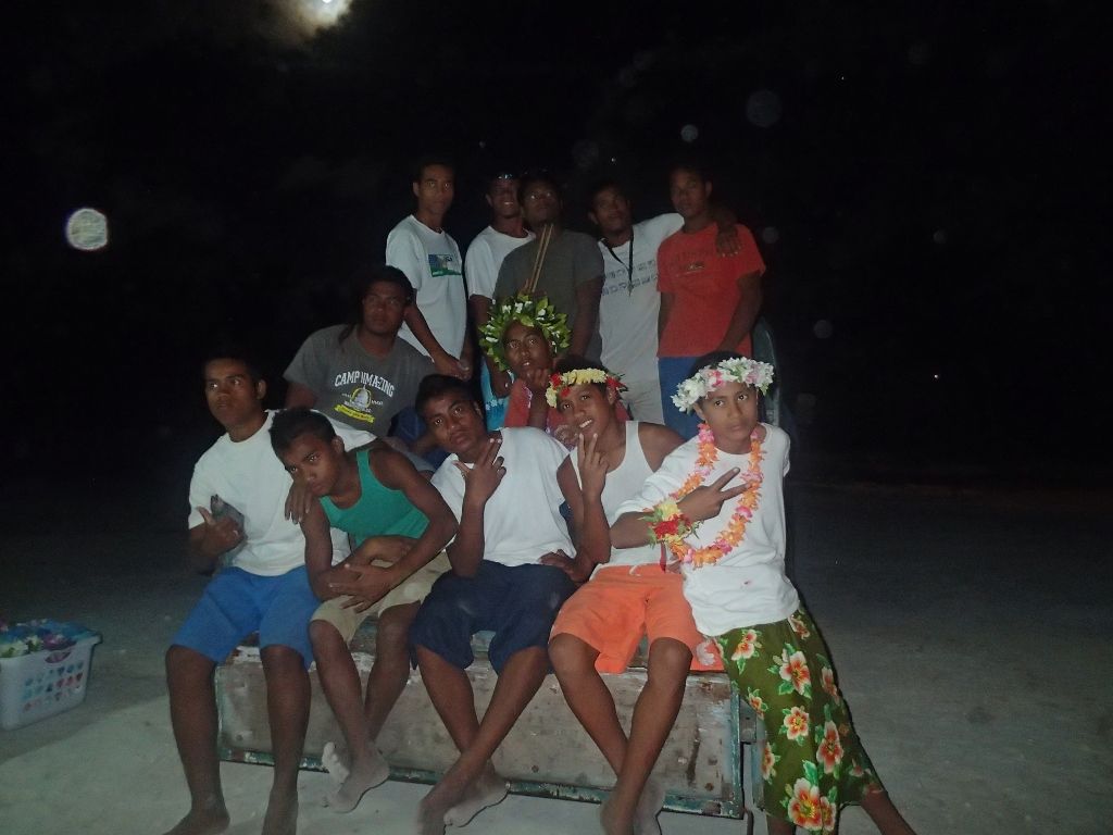 http://i567.photobucket.com/albums/ss117/livetoofish/Christmas%20Island%202013/131024x768_zpsf4cfab6b.jpg