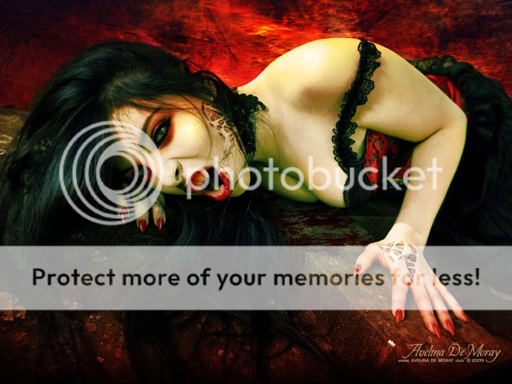 http://i567.photobucket.com/albums/ss120/JadeEdwins/Vampiress.jpg